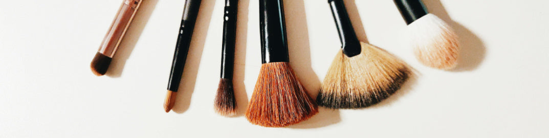 set of brushes representing easy makeup tips