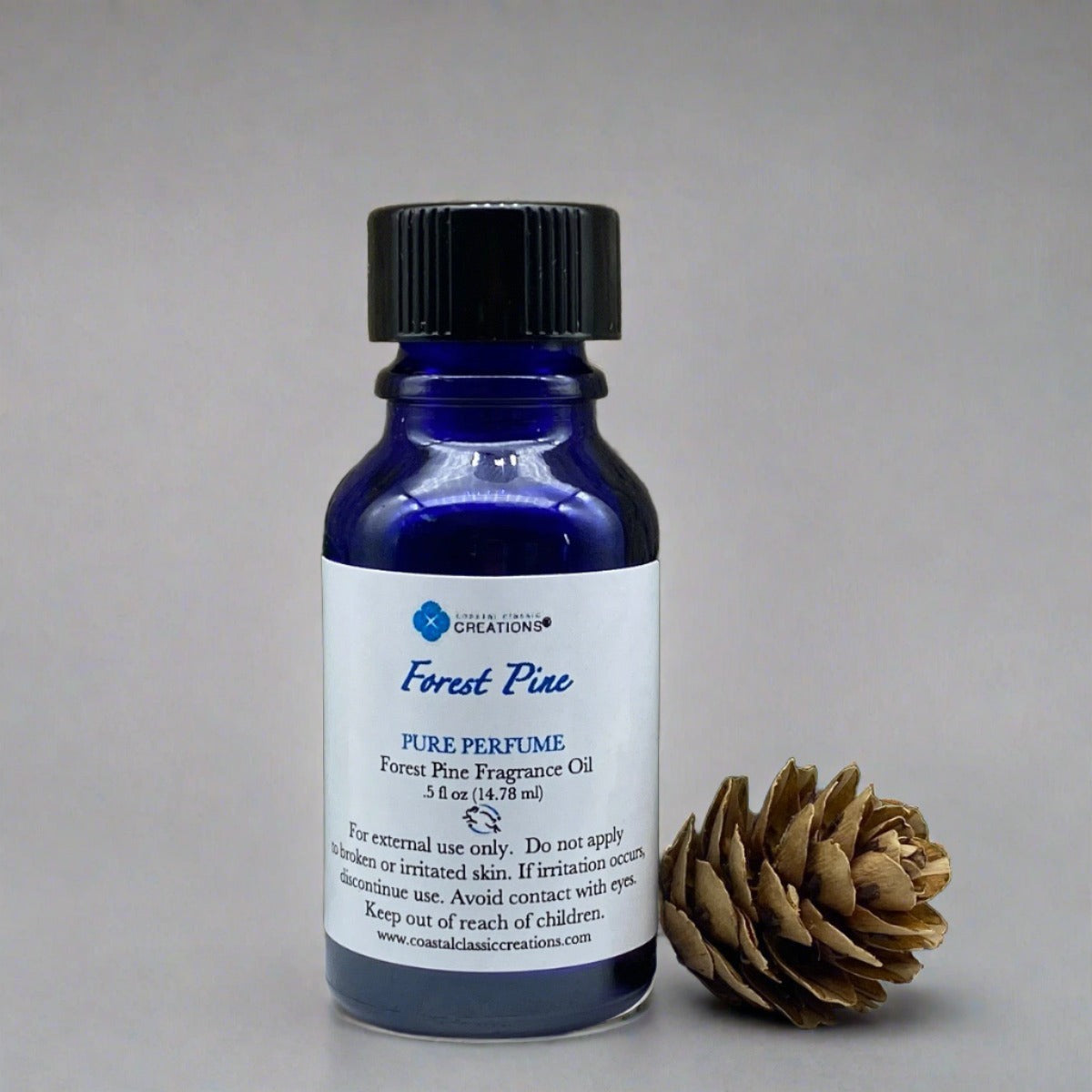 Pine scented perfume for a natural woody fragrance